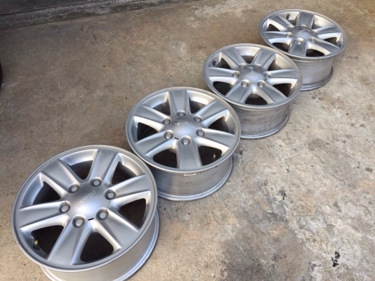 ขายล้อแมคอีซุซุ All New Demax รุ่น Hilander สภาพใหม่เอี่ยม ถอดจากรถป้ายแดง ปี 2015 ขายล้อแมคอีซุซุ All New Demax รุ่น Hilander สภาพใหม่เอี่ยม ถอดจากรถป้ายแดง ปี 2015