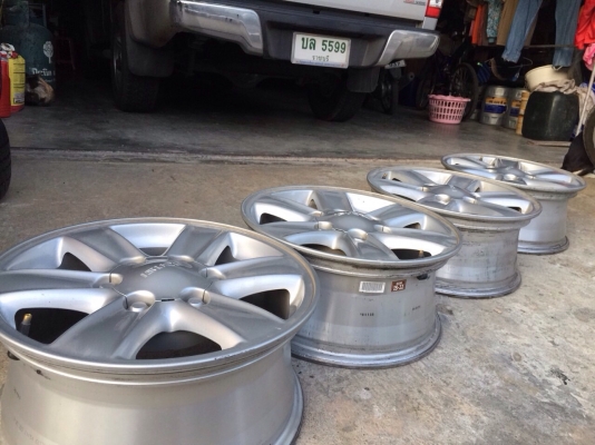 ขายล้อแมคอีซุซุ All New Demax รุ่น Hilander สภาพใหม่เอี่ยม ถอดจากรถป้ายแดง ปี 2015 ขายล้อแมคอีซุซุ All New Demax รุ่น Hilander สภาพใหม่เอี่ยม ถอดจากรถป้ายแดง ปี 2015