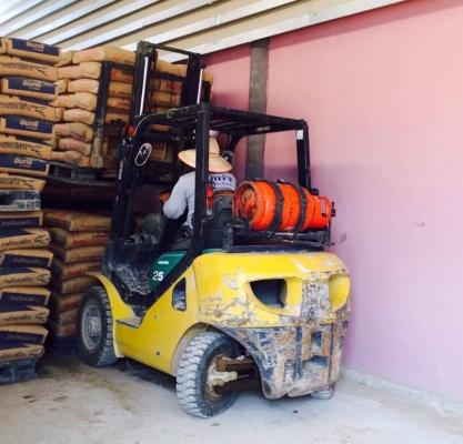 รถโฟล์คลิฟท์ komatzu รุ่น 16  2.5 ตัน เสา 3 ม.