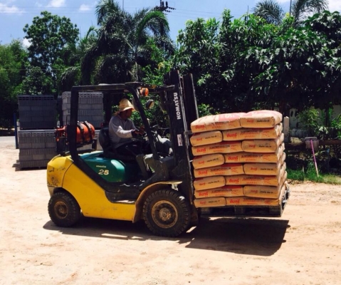 รถโฟล์คลิฟท์ komatzu รุ่น 16  2.5 ตัน เสา 3 ม.