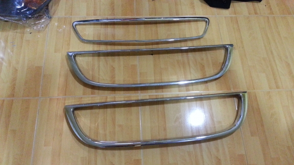 โครเมี่ยมกระจังหน้าเชพ ออลนิว โคโลราโด้ ของแท้มือสอง