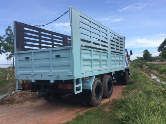 ขาย10ล้อHINO(3H) เครื่อง195แรง เพลาเดียว กะบะยาว6.3เมตร เครื่องดี ยางดี ครัทซีสวย ขาย 820,000บาท (ศุภากร 081-4252943)