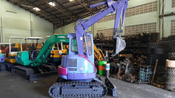 ขาย รถขุด KOMATSU รุ่น PC38UU-2- มือสองญี่ปุ่น แทร็กเหล็ก บูมสไลด์ ท้ายกลม คล่องตัว สลักแน่น มือถือ/LINE ID : 0818753444