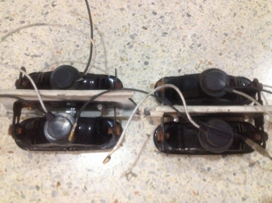 สปรอท์ไลทเลนฟ้าเป็นกระจกของเก่าญี่ปุ่นทั้งหมด 4 ดวงยกชุดเรยครับ