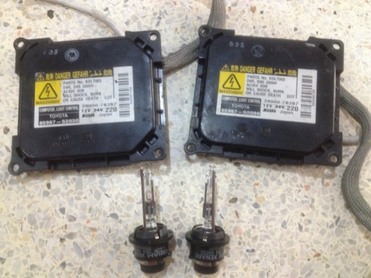 ชุดไฟหน้าซีน่อน TOYOTA เเท้รุ่นใหม่หลอด D2R ของเก่าญี่ปุ่นเเท้สภาพสวย