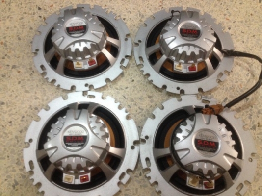 ลำโพงเสียงกลาง KENWOOD 6นิ้วของเก่าญี่ปุ่นเเท้สภาพสวยคู่ละ