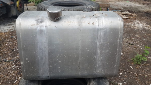 ขายถังน้ำมัน  400 ลิตร 7,000 บาท