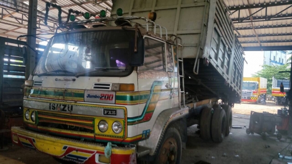 ขายรถอิซูซุ กระบะดั๊ม เพลาเดียว