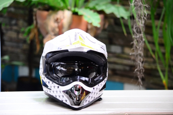 หมวกกันน็อค จัดโปรโมชั่นต้อนรับหน้าฝน ลดราคาพิเศษ1500 ลดเหลือ 1150 บาท 5 ใบเท่านั้น ชุดเกราะ  มีกระดองเต่า M L XL XXL ราคา เพียง 800 เสื้อวิบาก อีกมากมาย 600 รับ เสื้อวิบาก อีกมากมาย 600 รับ บัตร เครดิต บัตร เครดิตเสื้อวิบาก ชุดเกราะ มีกระดองเต่า ราคา เพี