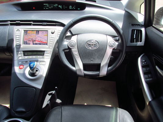 **ขายด่วน***NEW PRIUS 1.8รุ่นท้อป เนวิเกเตอร์ จัดได้ยอดเยอะ ใช้เงินออกรถน้อย สนใจโทร 087-775-8887