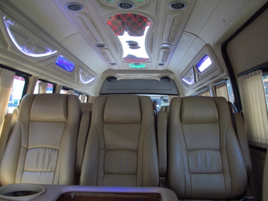 commuter 2012 2.5ดีเซล แต่งเต็ม