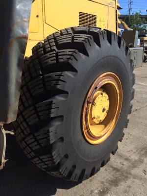 รถตักล้อยาง KOMATSU WA400-3