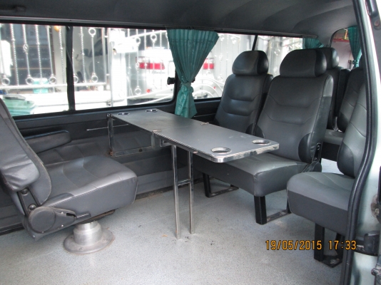 รถตู้หลังคาเตี้ยช่วงยาว