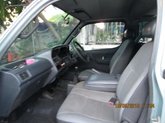 รถตู้หลังคาเตี้ยช่วงยาว