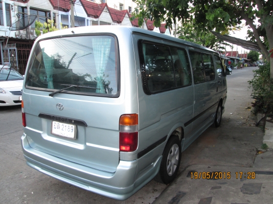 รถตู้หลังคาเตี้ยช่วงยาว