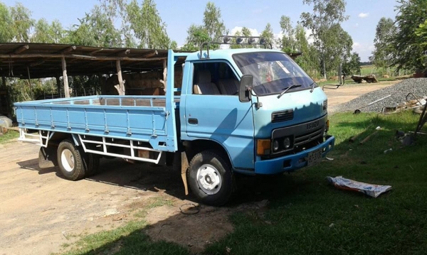 **240,000 บ.ต่อรอง /// 6ล้อ ISUZU-100แรง ** ขาย ISUZU-100 6ล้อบรรทุก สวยๆ ISUZU KT26 4BC2-100 แรง ฝาดำ หัวเก๋งยกได้ เครื่องเดิม เกียร์เดิม เครื่องดี แน่น แรงดี เกียร์ดี เกียร์สั้นสาย เข้าง่าย ไม่หลุดครับ ช่วงล่างเดิมๆ 5น็อต หน้า-หลัง คัสซีสวยๆเดิมๆ ไ