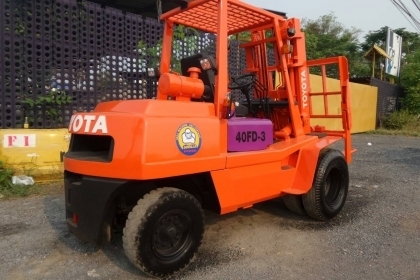 โฟลคลีฟ TOYOTA เครื่องดีเซล ยกใด้4ตัน