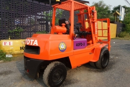 โฟลคลีฟ TOYOTA เครื่องดีเซล ยกใด้4ตัน