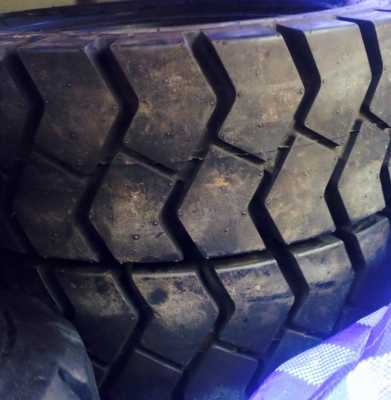 รับหล่อดอกยางตันและยางลมทุกขนาด จำหน่ายยางใหม่ทุดยี่ห้อทั้งตันและลมคะ แกะดอกยางตันอะไรนะ 800 เท่านั้น คร้า รับหล่อดอกยางตันและยางลมทุกขนาด จำหน่ายยางใหม่ทุดยี่ห้อทั้งตันและลมคะ แกะดอกยางตันอะไรนะ 800 เท่านั้น คร้า