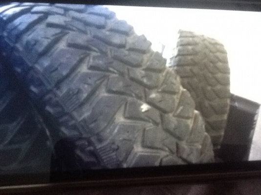 ขายยาง mud maxxis 265/75/16ปี 12