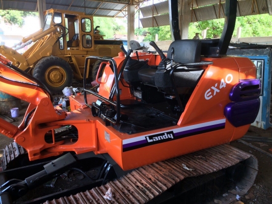 ขายด่วนรถแบ็คโฮ HITACHI EX 40-2 รถเก่านอกสภาพพร้อมใช้งาน เครื่องดี ปั้มแรง เอวแน่น ระบบไว้ มีเอกสารแจ้งจำหน่าย