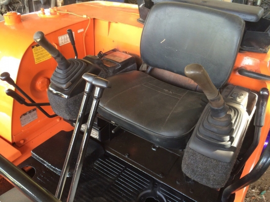 ขายด่วนรถแบ็คโฮ HITACHI EX 40-2 รถเก่านอกสภาพพร้อมใช้งาน เครื่องดี ปั้มแรง เอวแน่น ระบบไว้ มีเอกสารแจ้งจำหน่าย