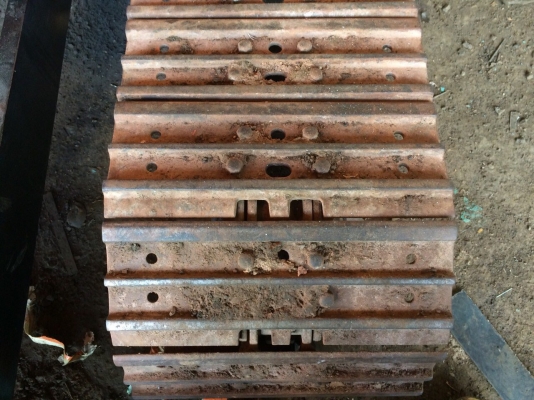 ขายด่วนรถแบ็คโฮ HITACHI EX 40-2 รถเก่านอกสภาพพร้อมใช้งาน เครื่องดี ปั้มแรง เอวแน่น ระบบไว้ มีเอกสารแจ้งจำหน่าย