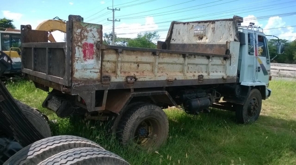 ขาย 6 ล้อดั้ม ISUZU เครื่อง 6BG1 175 แรงม้า เกียร์ใหญ่ เฟืองท้ายจัมโบ้ คัสซีสวย เบรคทิฟฟี่ พาวเวอร์ ทะเบียนพร้อมโอนครับ