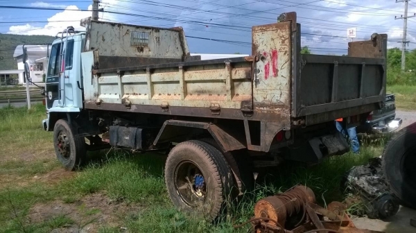 ขาย 6 ล้อดั้ม ISUZU เครื่อง 6BG1 175 แรงม้า เกียร์ใหญ่ เฟืองท้ายจัมโบ้ คัสซีสวย เบรคทิฟฟี่ พาวเวอร์ ทะเบียนพร้อมโอนครับ