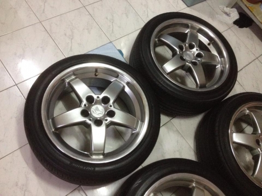 ขายแม็ก HAMANN PG2 5รู120 ขอบ17กว้าง8 et20 จำนวน4วง ไม่มีซ่อมเก่าญีปุน พร้อมยางyokohama  215 45 17 09 2เส้น hankook 215 45 17 11 2เส้น ราคา9500บาท โทร0924462525โส