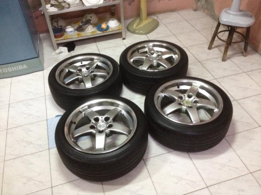 ขายแม็ก HAMANN PG2 5รู120 ขอบ17กว้าง8 et20 จำนวน4วง ไม่มีซ่อมเก่าญีปุน พร้อมยางyokohama  215 45 17 09 2เส้น hankook 215 45 17 11 2เส้น ราคา9500บาท โทร0924462525โส