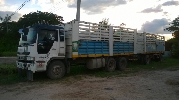 ขายรถพ่วงแม่ลูกไม่ดั้ม HINO เครื่อง EP100 เทอร์โบอินเตอร์ 300 แรงม้า ช่วงล่างเบรคแห้ง คัสซีสวยจัดตลอดเส้น เก๋งสวย แอร์เย็น ทะเบียนพร้อมโอนครับ