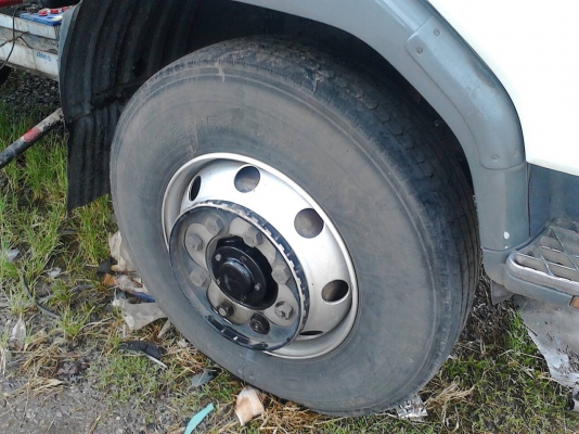 ขายรถสิบล้อMMTFN617เครือง225แรงปี49รถนํ้ามันโหลดล่าง