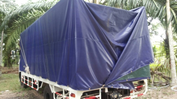 รถฮีโน่ 6 ล้อ หลังถนน  FC9J  175 แรงม้า. ปี 58  (  รถวิ่ง 1,5xx  กว่า กม.  )    สนใจติดต่อ  081 - 6079515