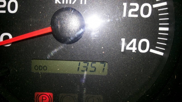 รถฮีโน่ 6 ล้อ หลังถนน  FC9J  175 แรงม้า. ปี 58  (  รถวิ่ง 1,5xx  กว่า กม.  )    สนใจติดต่อ  081 - 6079515