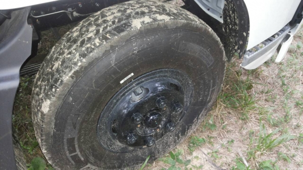 รถฮีโน่ 6 ล้อ หลังถนน  FC9J  175 แรงม้า. ปี 58  (  รถวิ่ง 1,5xx  กว่า กม.  )    สนใจติดต่อ  081 - 6079515