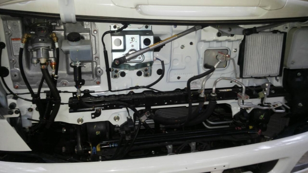 รถฮีโน่ 6 ล้อ หลังถนน  FC9J  175 แรงม้า. ปี 58  (  รถวิ่ง 1,5xx  กว่า กม.  )    สนใจติดต่อ  081 - 6079515