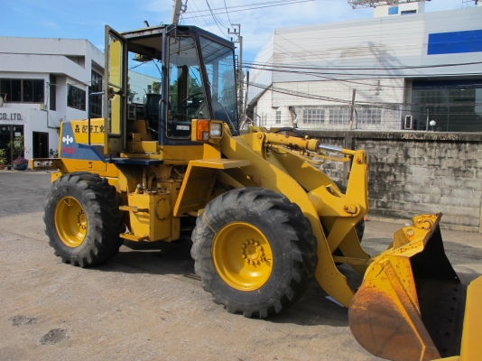 รถตักล้อยางเก่า KOMATSU WA100-1 จากญี่ปุ่นพร้อมใช้งาน ถุุูกๆ (ต่อรองได้)