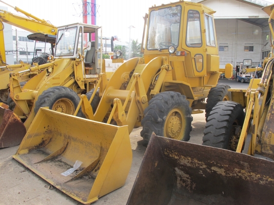 รถตักล้อยางเก่า KOMATSU WA100-1 จากญี่ปุ่นพร้อมใช้งาน ถุุูกๆ (ต่อรองได้) รถตักล้อยางเก่า KOMATSU WA100-1 จากญี่ปุ่นพร้อมใช้งาน ถุุูกๆ (ต่อรองได้)