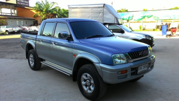 strada 4wd 4 ประตูรถสวย สภาพพร้อมใช้ strada 4wd 4 ประตูรถสวย สภาพพร้อมใช้