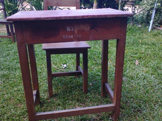 โต๊ะนักเรียนเก่าสภาพเดิมๆครับเป็นโต๊ะนักเรียนรุ่น 30 ปีที่แล้วครับเป็นไม้แดง ไม้สักครับ สภาพพร้อมใช้ครับ ราคานี้คุ้มครับ โต๊ะนักเรียนเก่าสภาพเดิมๆครับเป็นโต๊ะนักเรียนรุ่น 30 ปีที่แล้วครับเป็นไม้แดง ไม้สักครับ สภาพพร้อมใช้ครับ ราคานี้คุ้มครับ