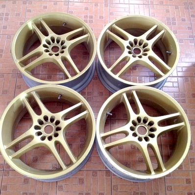 แม็กซ์ 18 JAPANแท้ ยี่ห้อ TOM's 5รู114และ100 ลายก้านบวกสีทอง รายละเอียดด้านในครับ