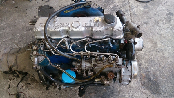 ขายเครื่องยนต์ดีเซลสี่สูบนิสสัน 9250 บาท