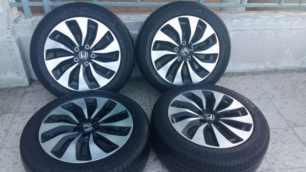 ขายล้อแม็ก accord g9 hybrid 17" ยางปี14 (17,900) สนใจติดต่อเล็กคลองสามครับ 081-3747940 ขายล้อแม็ก accord g9 hybrid 17" ยางปี14 (17,900) สนใจติดต่อเล็กคลองสามครับ 081-3747940