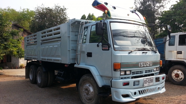มาอีกแล้วครับ ROCKY นางฟ้า 195 รถสวยมาก สภาพพร้อมใช้ครับ มาอีกแล้วครับ ROCKY นางฟ้า 195 รถสวยมาก สภาพพร้อมใช้ครับ