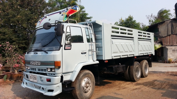 มาอีกแล้วครับ ROCKY นางฟ้า 195 รถสวยมาก สภาพพร้อมใช้ครับ