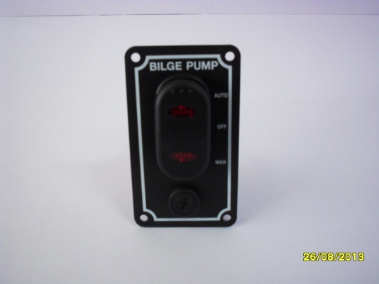 อุปกรณ์เรือ (ปั้มน้ำใต้ท้องเรือ)