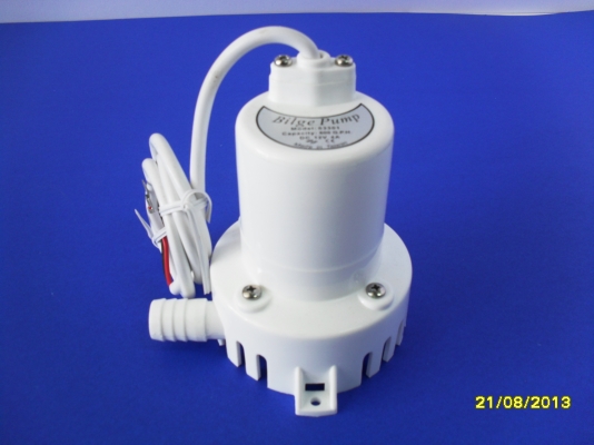 อุปกรณ์เรือ (ปั้มน้ำใต้ท้องเรือ)