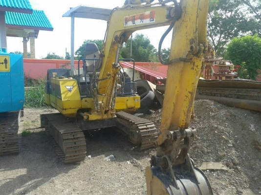 ขาย KOMATSU PC 20-6 สภาพสวยพร้อมใช้ ราคาต่อรองได้ ติดต่อได้ที่คุณ อ๊อฟ พิจิตร 086-737-9991