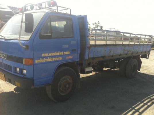 ขาย6ล้อ NPR59PU5 115แรง ช่วงล่างF พวงมาลัยเพาเวอร์ เกียร์สั้น